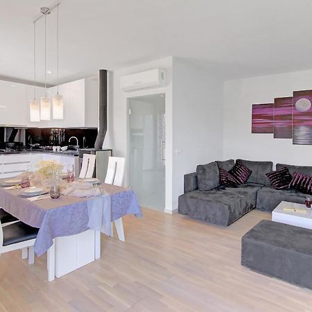 Apartment Moretic Gromaca Экстерьер фото