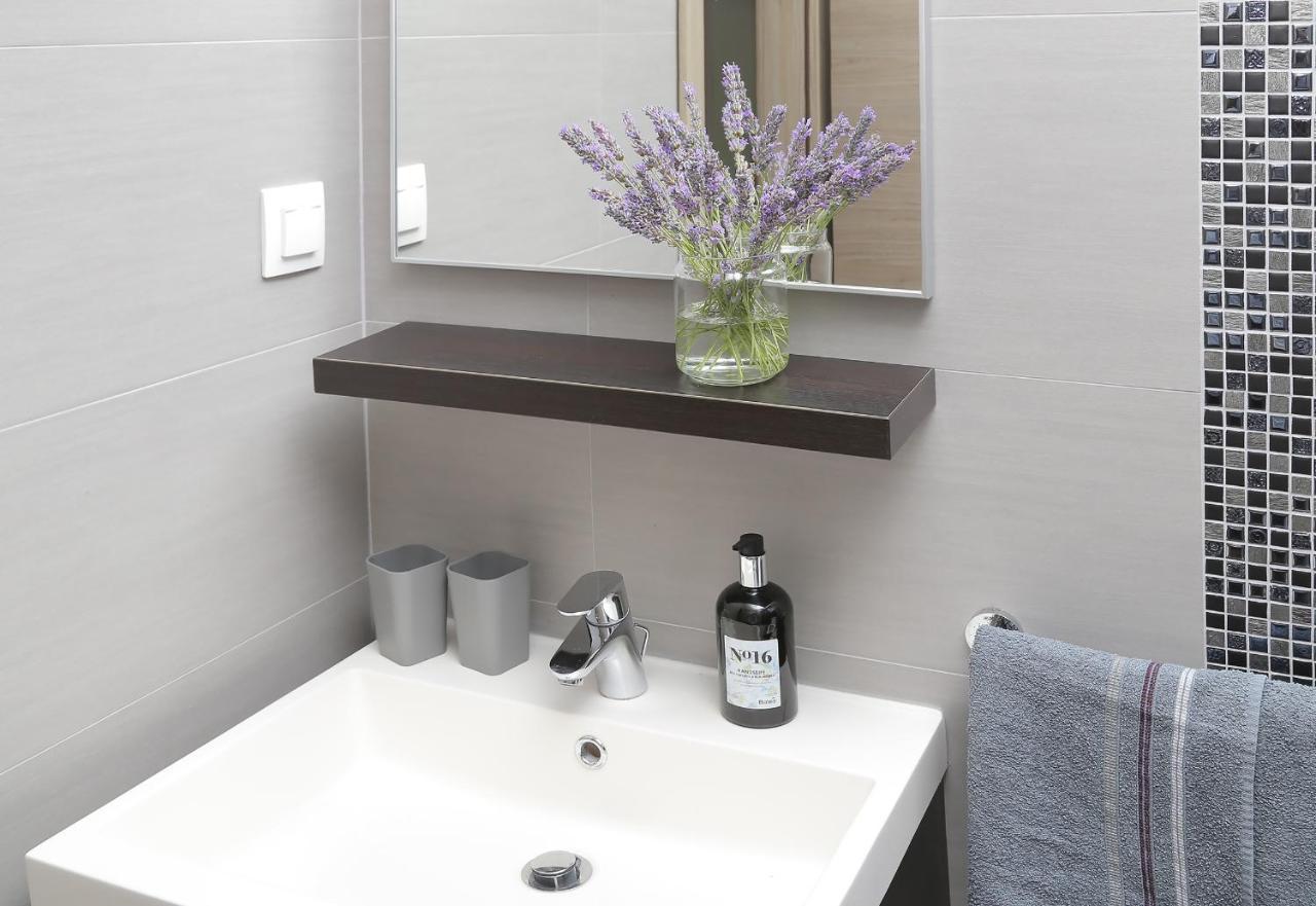 Apartment Moretic Gromaca Экстерьер фото