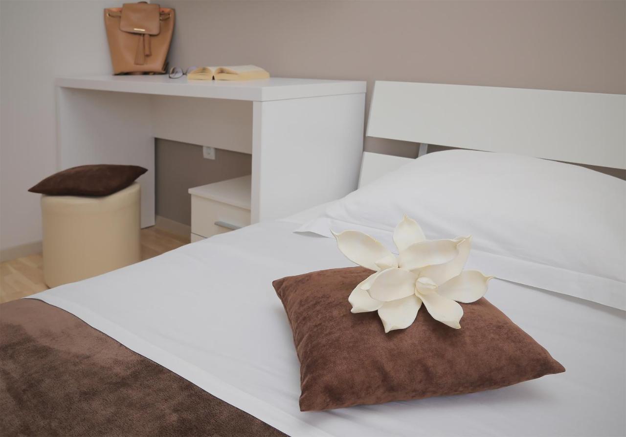 Apartment Moretic Gromaca Экстерьер фото